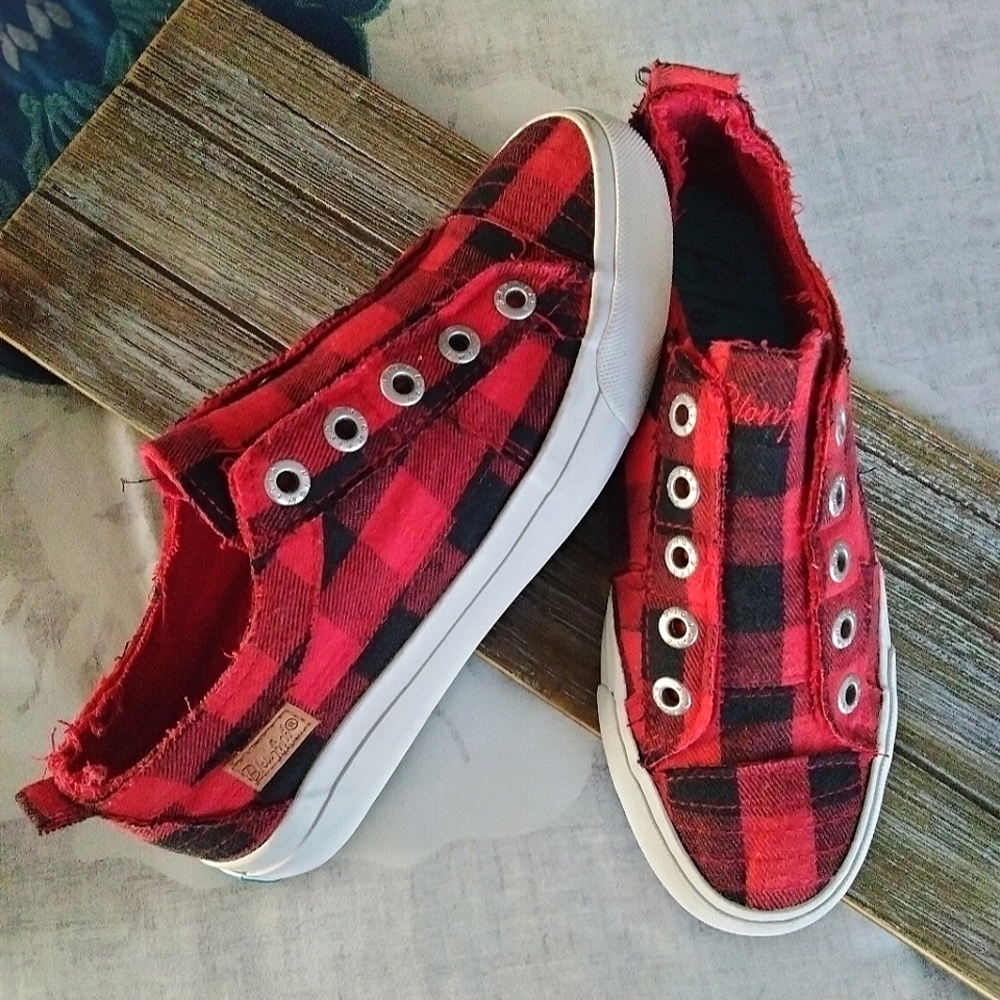 Blowfish Malibu Plaid Sneakers 🖤
